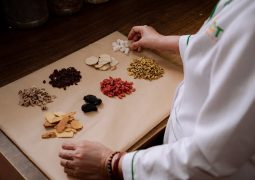 chiec-chia-khoa-mo-canh-cua-tang-phu-chua-lanh-benh-tu-goc