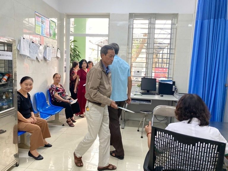 img-chuong-trinh-tham-kham-suc-khoe-tri-an-cong-dong-tai-phuong-nhan-chinh-1