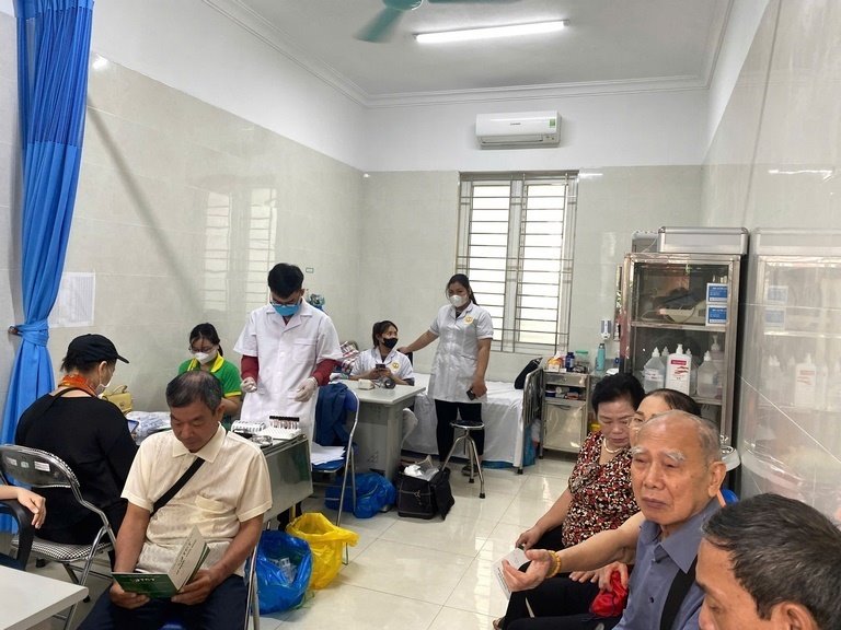 img-chuong-trinh-tham-kham-suc-khoe-tri-an-cong-dong-tai-phuong-nhan-chinh-2