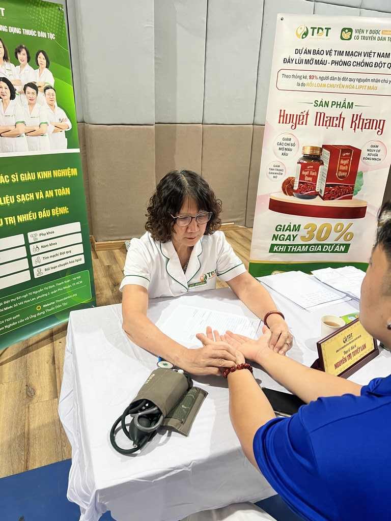 img-thuoc-dan-toc-to-chuc-chuong-trinh-kham-suc-khoe-mien-phi-tai-phuong-doi-can-1