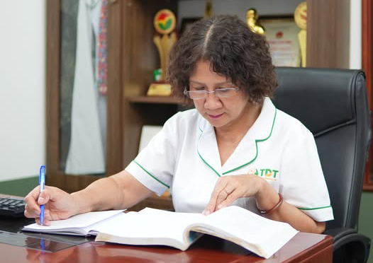 thumb-cho-thuoc-khong-phai-la-dua-benh-nhan-mot-nam-la-mot-goi-re-ma-la-sap-xep-mot-tran-do-chua-benh